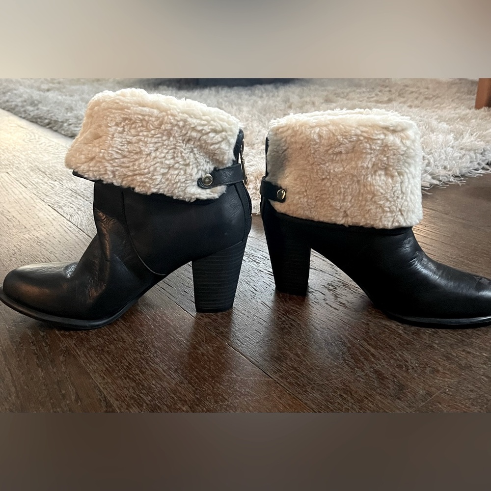 Beautiful NEW Tommy Hilfiger black ankle boots
